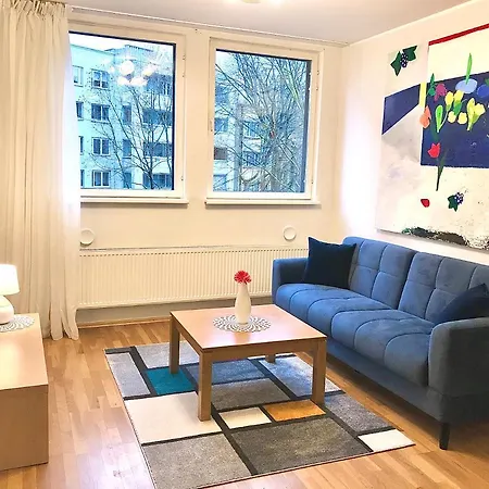 Cozy At The Heart Of The City, Near Port Apartment